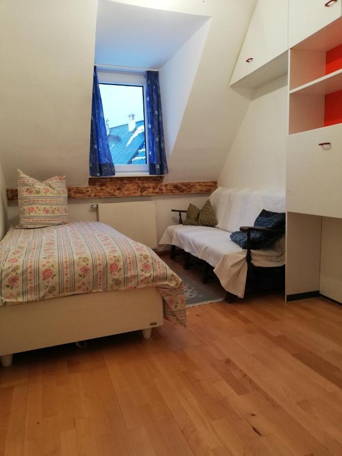 מריהצל Ferienwohnung Schuhhaus Ganster מראה חיצוני תמונה